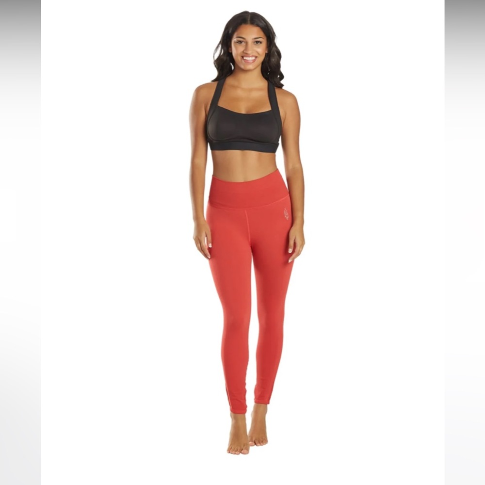 ✨RARE NWOT Free People Movement Good Karma Leggings in Poppy (rare color!) 🤩